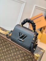 Louis Vuitton Twist -18*13*9CM