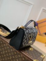 Louis Vuitton Twist MM-23*18*8CM - Image 5