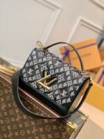 Louis Vuitton Twist MM-23*18*8CM