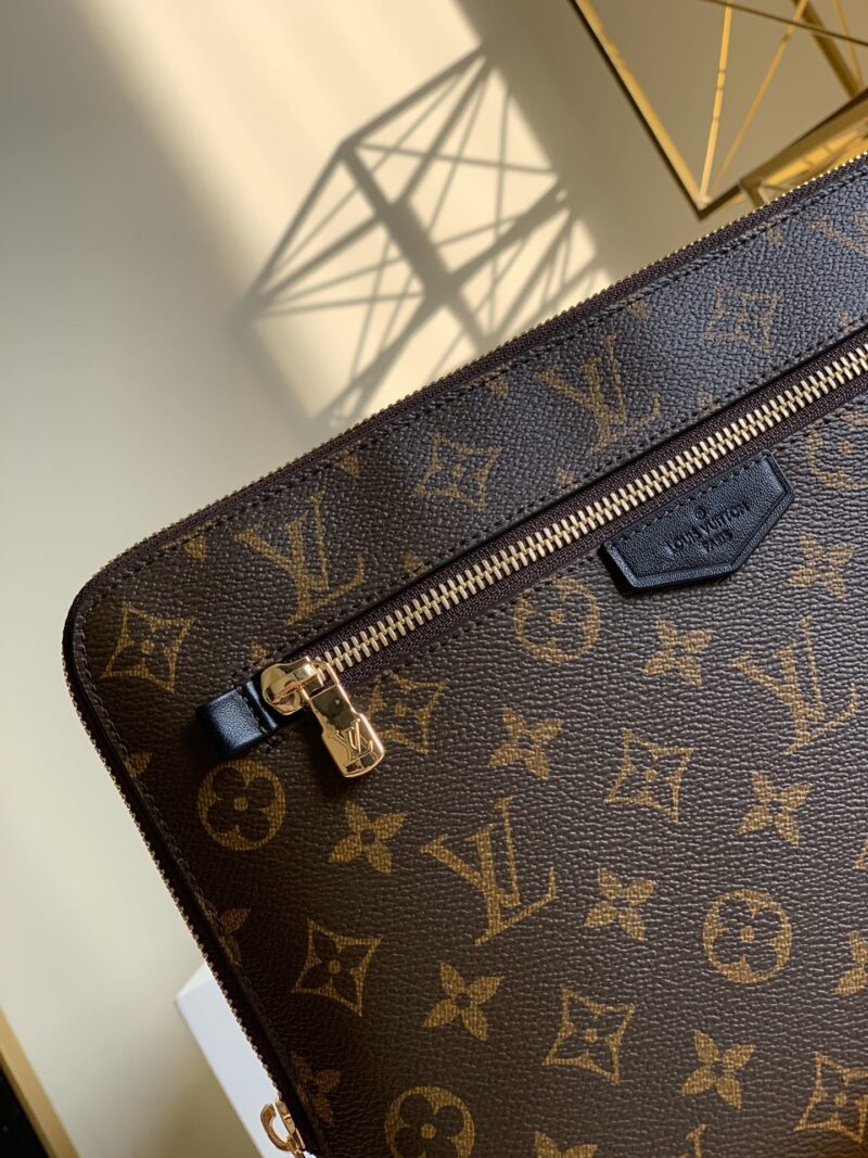 Louis Vuitton New Pouch-21*27*5CM - Image 4