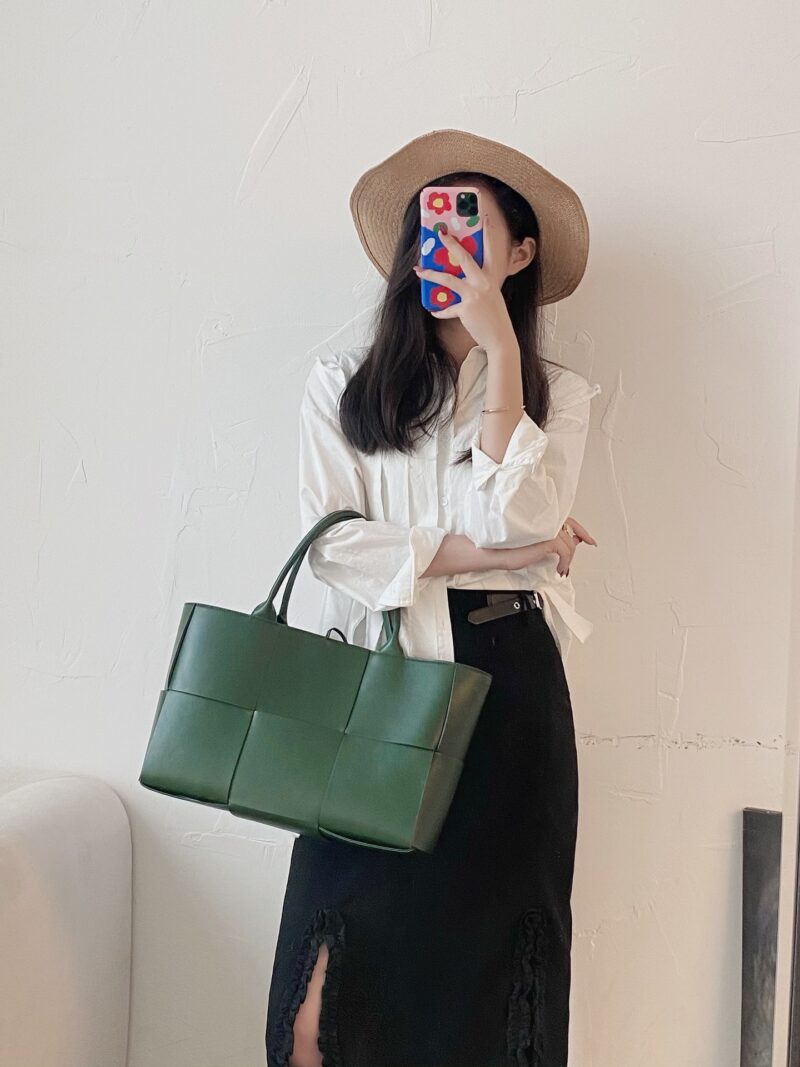 Bottega VenetaTote-41×27×14CM - Image 9