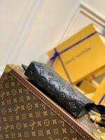 Louis Vuitton M81115 Gaston Wearable Wallet -22*14.5*4.5M - Image 2