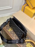 Louis Vuitton M81115 Gaston Wearable Wallet -22*14.5*4.5M - Image 3