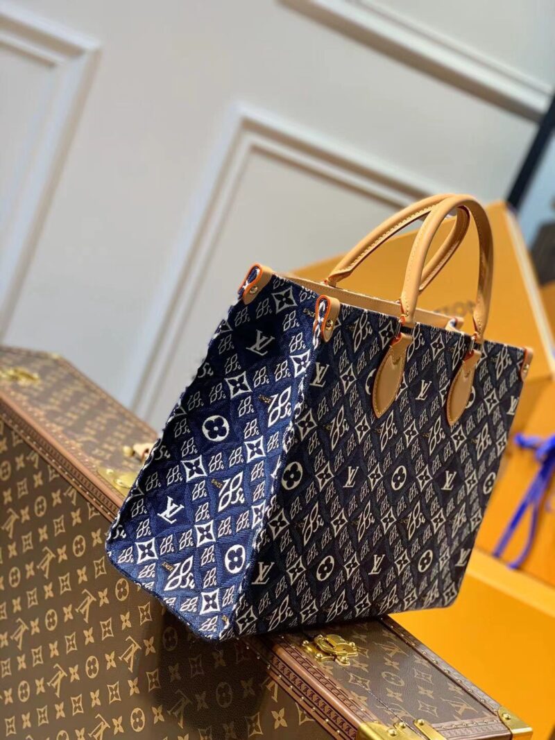 Louis Vuitton Small Onthego Handbag-35*28*15CM - Image 6