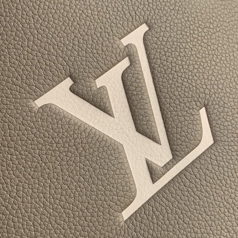 Louis Vuitton Small Onthego Handbag-35*28*15CM - Image 3