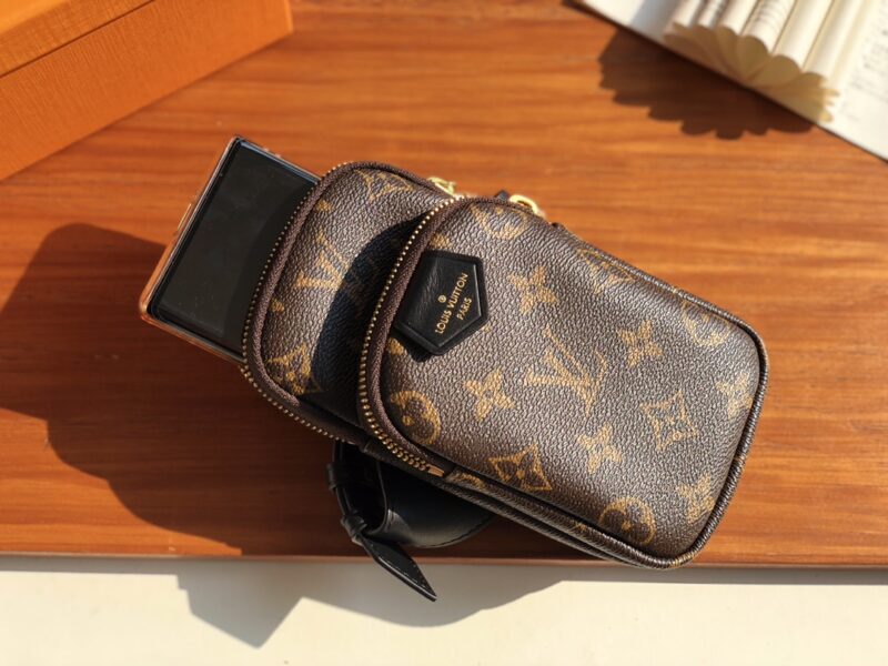 Louis Vuitton Functional Bag-10*18*9.0CM - Image 8