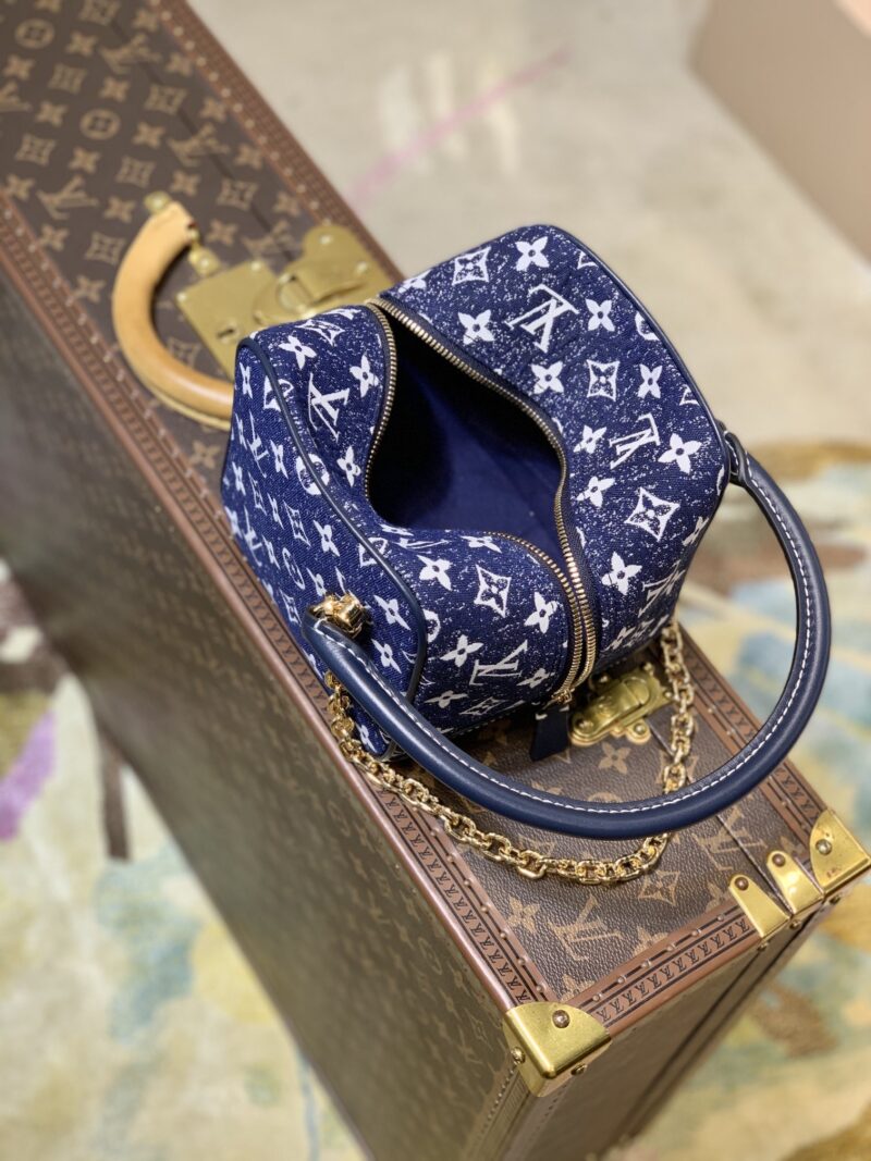 Louis Vuitton Square Handbags- M59611-16*16*16CM - Image 3