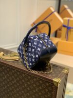 Louis Vuitton Square Handbags- M59611-16*16*16CM - Image 4