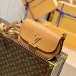 Louis Vuitton Buci Handbag-24.5 x 15.5 x 9CM