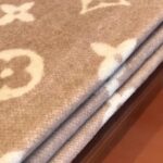 Louis Vuitton Blankets-150*200CM - Image 9