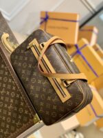 Louis Vuitton Vintage Handbags -M51181-23 × 37 × 12CM