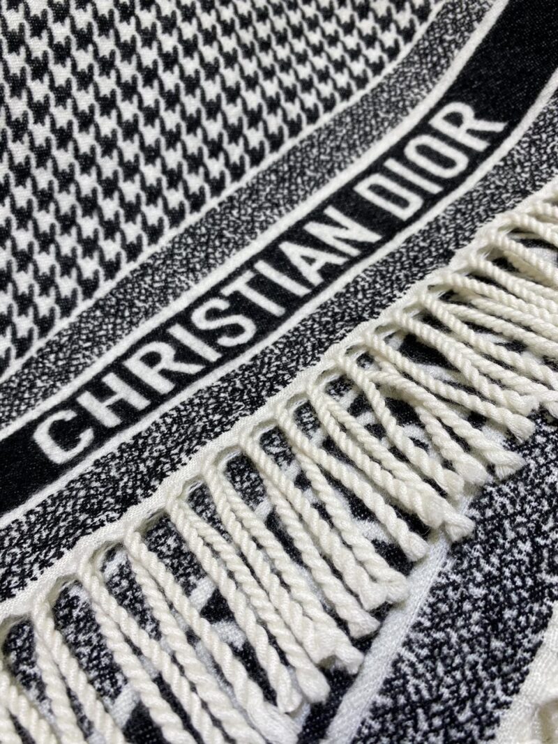 Diro Blankets-140*140CM - Image 4