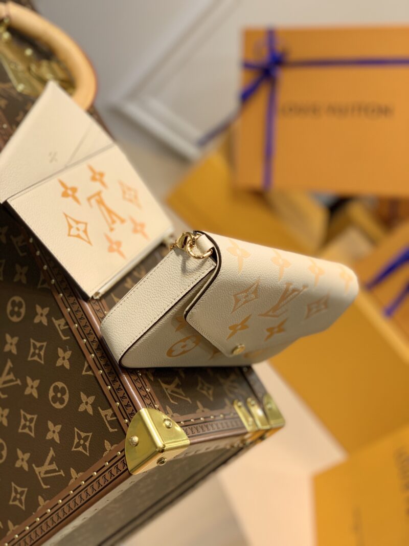 Louis Vuitton Pochette Félicie Wallet -21*12*3CM - Image 8