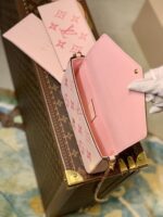 Louis Vuitton Pochette Félicie Wallet -21*12*3CM - Image 7