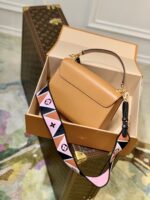 Louis Vuitton Twist MM-23*17*9.5CM - Image 3