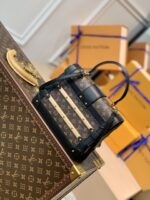 Louis Vuitton Trianon Handbags-21*18*11CM - Image 8