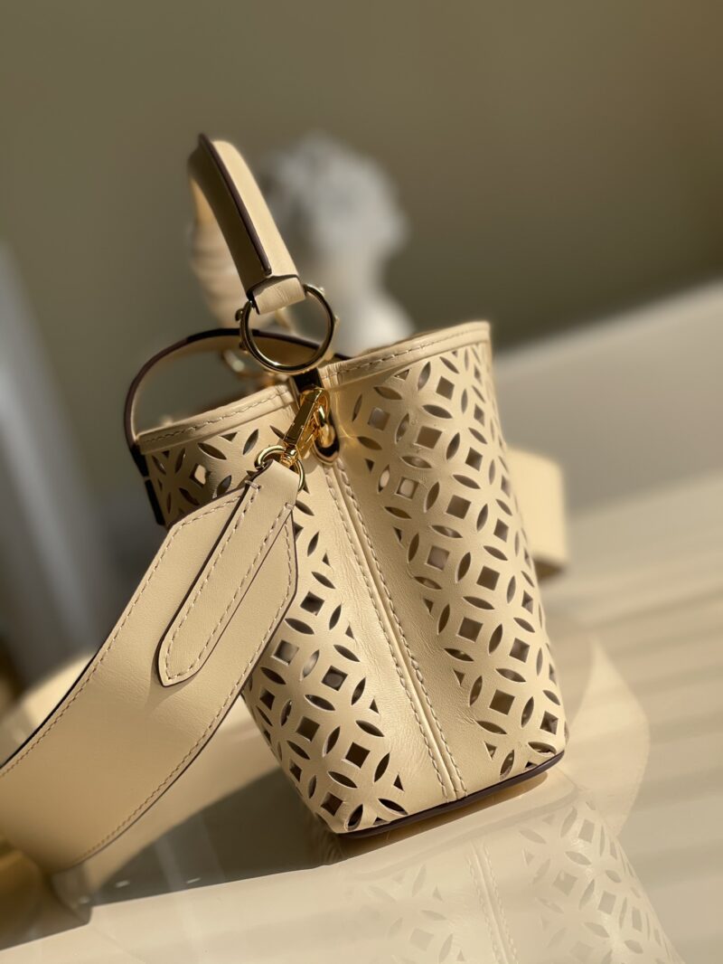 Louis Vuitton Capucines Handlebag-21* 14* 8&27*21*10CM - Image 3