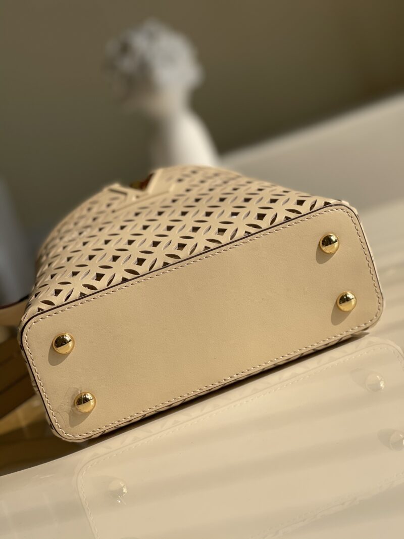 Louis Vuitton Capucines Handlebag-21* 14* 8&27*21*10CM - Image 4