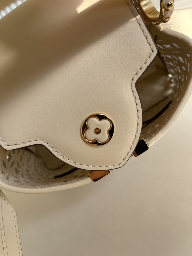 Louis Vuitton Capucines Handlebag-21* 14* 8&27*21*10CM - Image 5