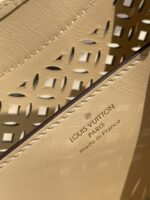 Louis Vuitton Capucines Handlebag-21* 14* 8&27*21*10CM - Image 8