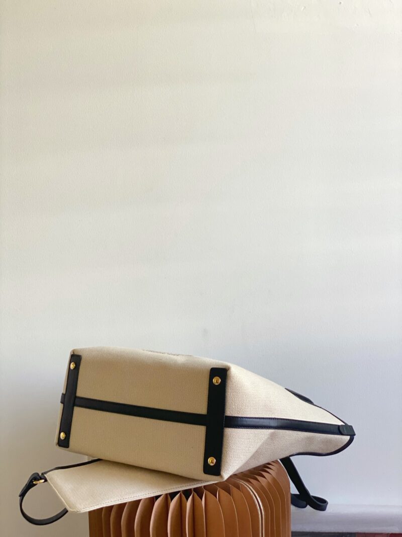 Burberry The Belt Tote-35*15*31CM - Image 8