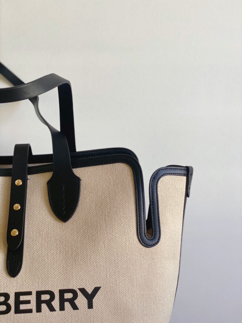 Burberry The Belt Tote-35*15*31CM - Image 9