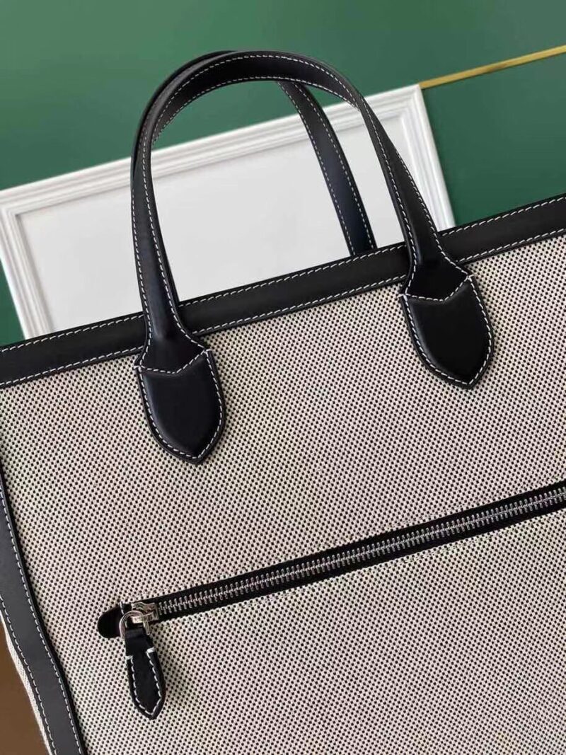 Burberry Tote-35.5 x 8.5 x 38CM - Image 2