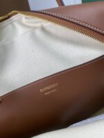 Burberry Tote-30 x 11 x 22.5CM - Image 5