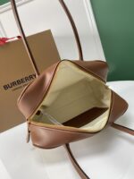 Burberry Tote-30 x 11 x 22.5CM - Image 4