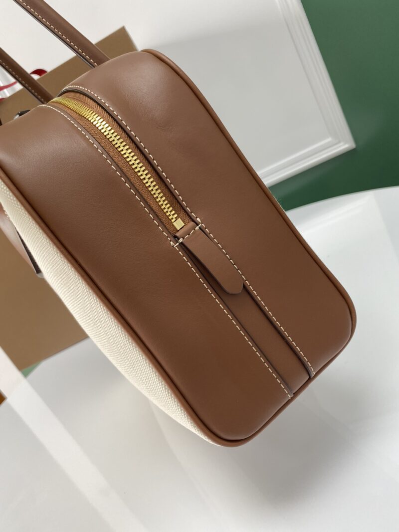 Burberry Tote-30 x 11 x 22.5CM - Image 7