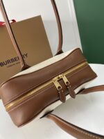 Burberry Tote-30 x 11 x 22.5CM - Image 9