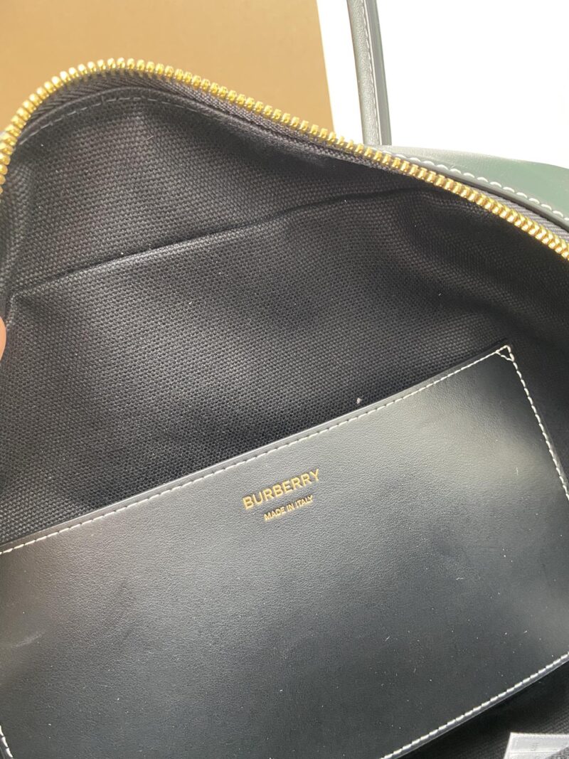 Burberry Tote-30 x 11 x 22.5CM - Image 7