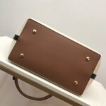 Burberry The Belt Tote-28*16*26CM - Image 3