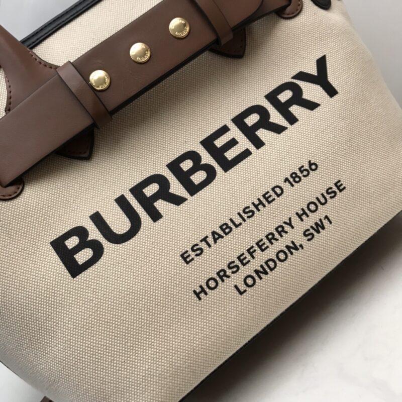Burberry The Belt Tote-28*16*26CM - Image 4