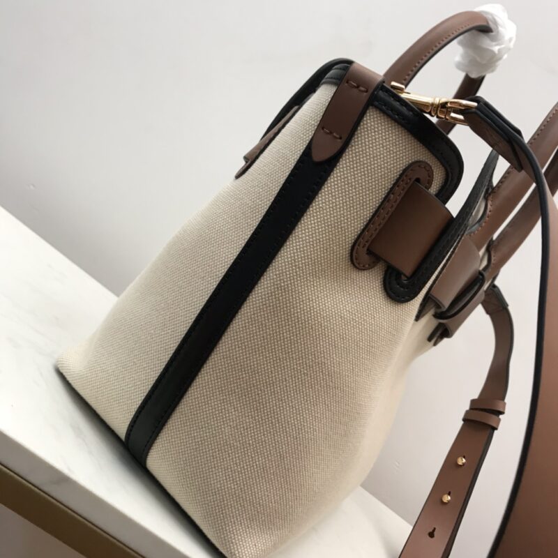 Burberry The Belt Tote-28*16*26CM - Image 7