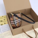 Burberry Vintage Bag-21*4*12CM - Image 6