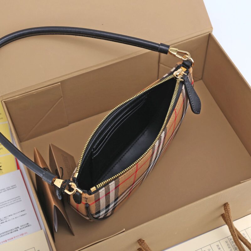 Burberry Vintage Bag-21*4*12CM - Image 8