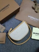 Burberry Vintage Bag-21*4*12CM - Image 5