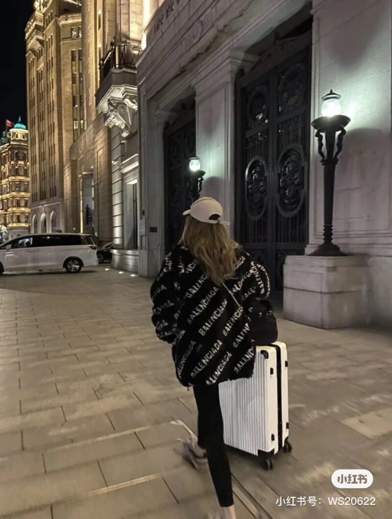 Balenciaga Fleece - Image 11