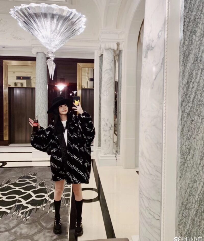 Balenciaga Fleece - Image 16