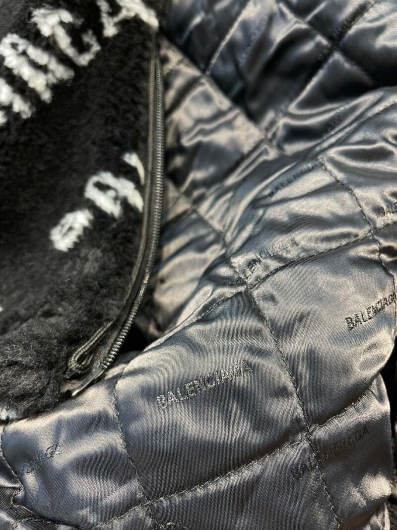Balenciaga Fleece - Image 5