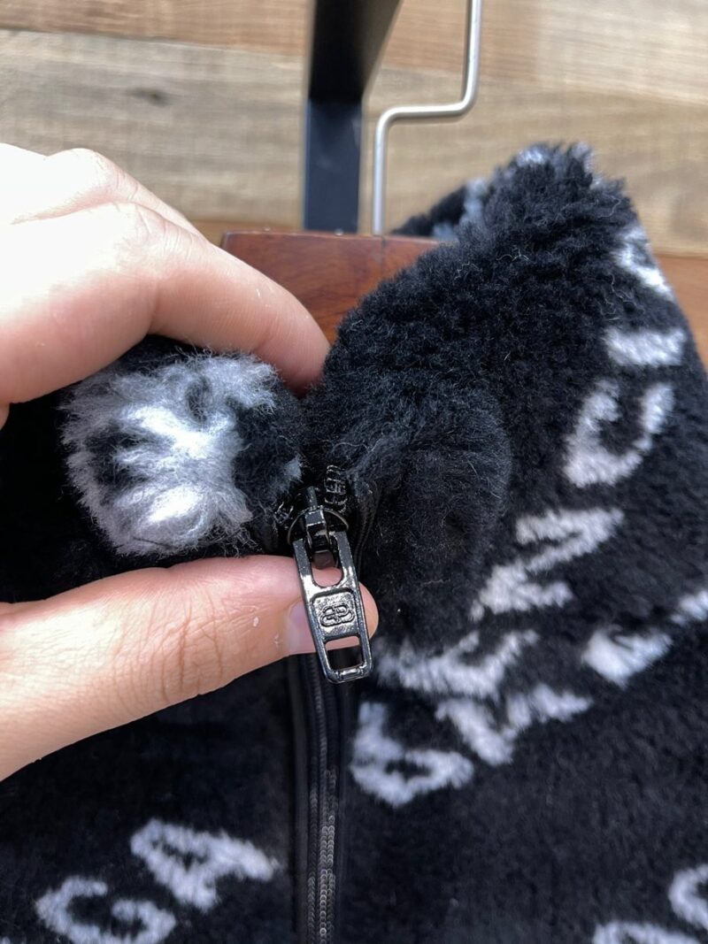 Balenciaga Fleece - Image 4