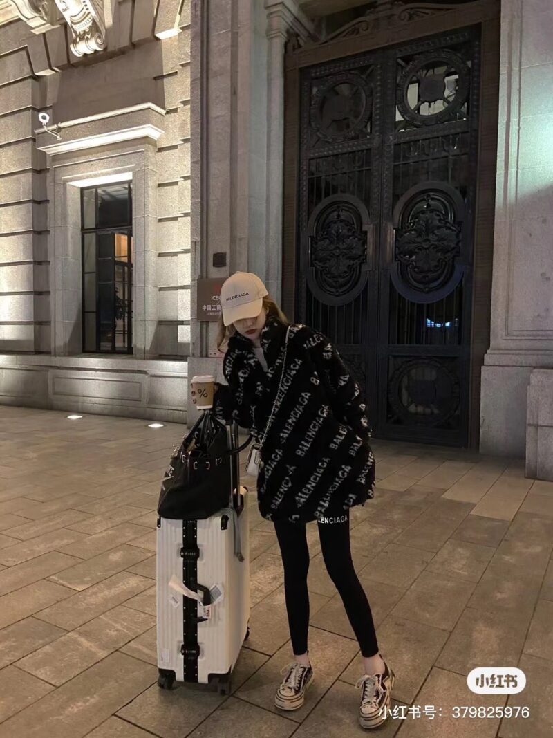 Balenciaga Fleece - Image 9