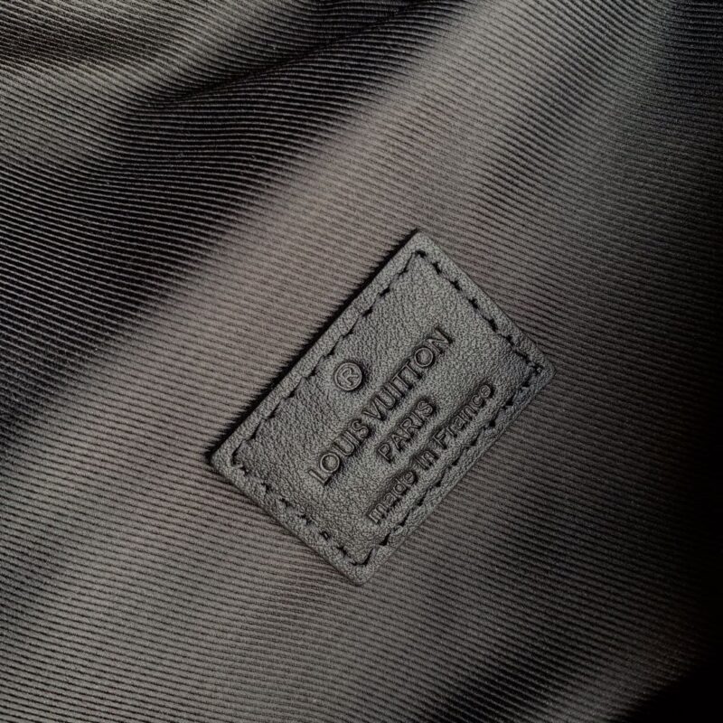 Louis Vuitton Discovery Bumbag-47*20*9CM - Image 4