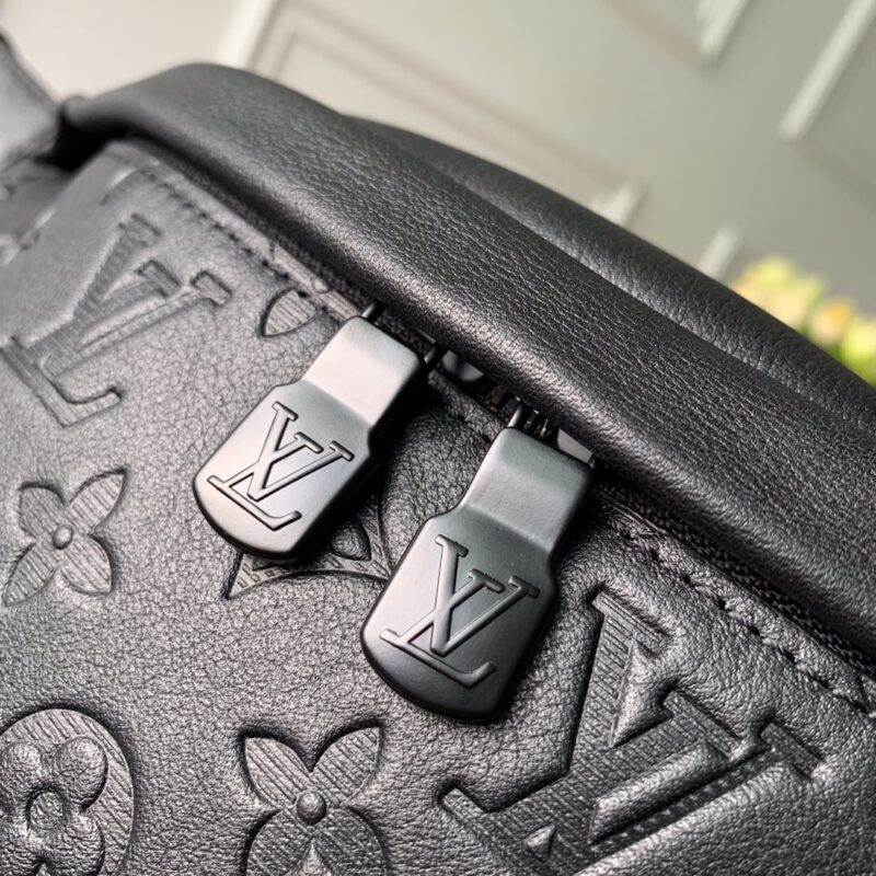Louis Vuitton Discovery Bumbag-47*20*9CM - Image 2