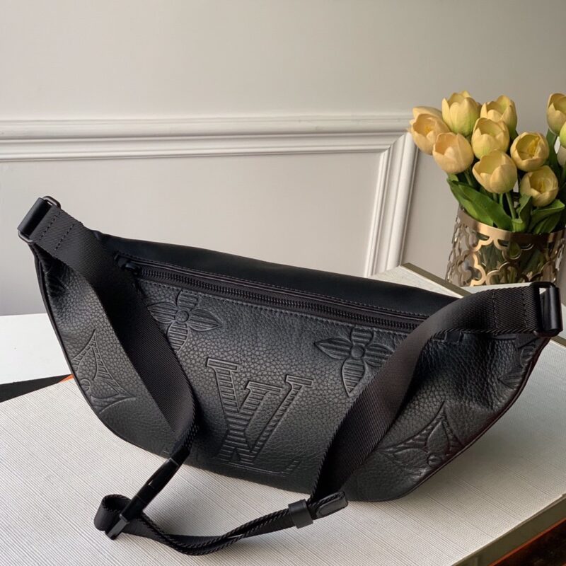 Louis Vuitton Discovery Bumbag-47*20*9CM - Image 2