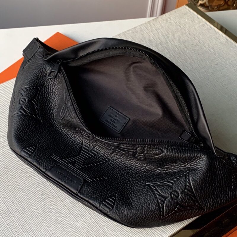 Louis Vuitton Discovery Bumbag-47*20*9CM - Image 8