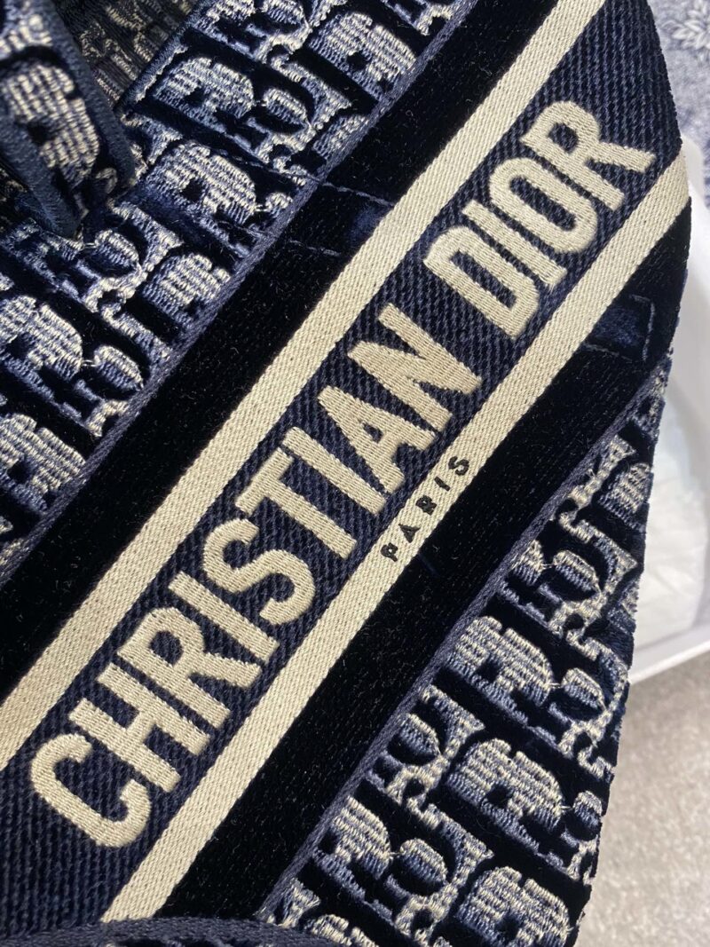 Diro Oblique Bag-25.5*20*6.5CM - Image 4