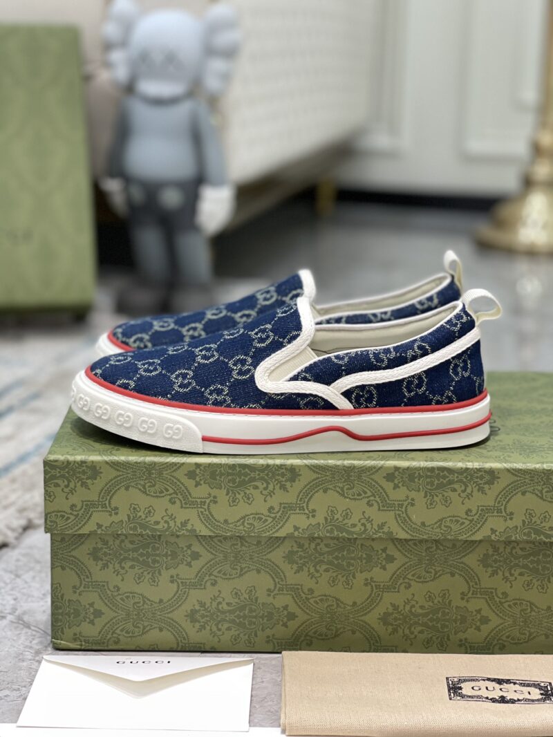 Gucci Disney  Sneakers - Image 8