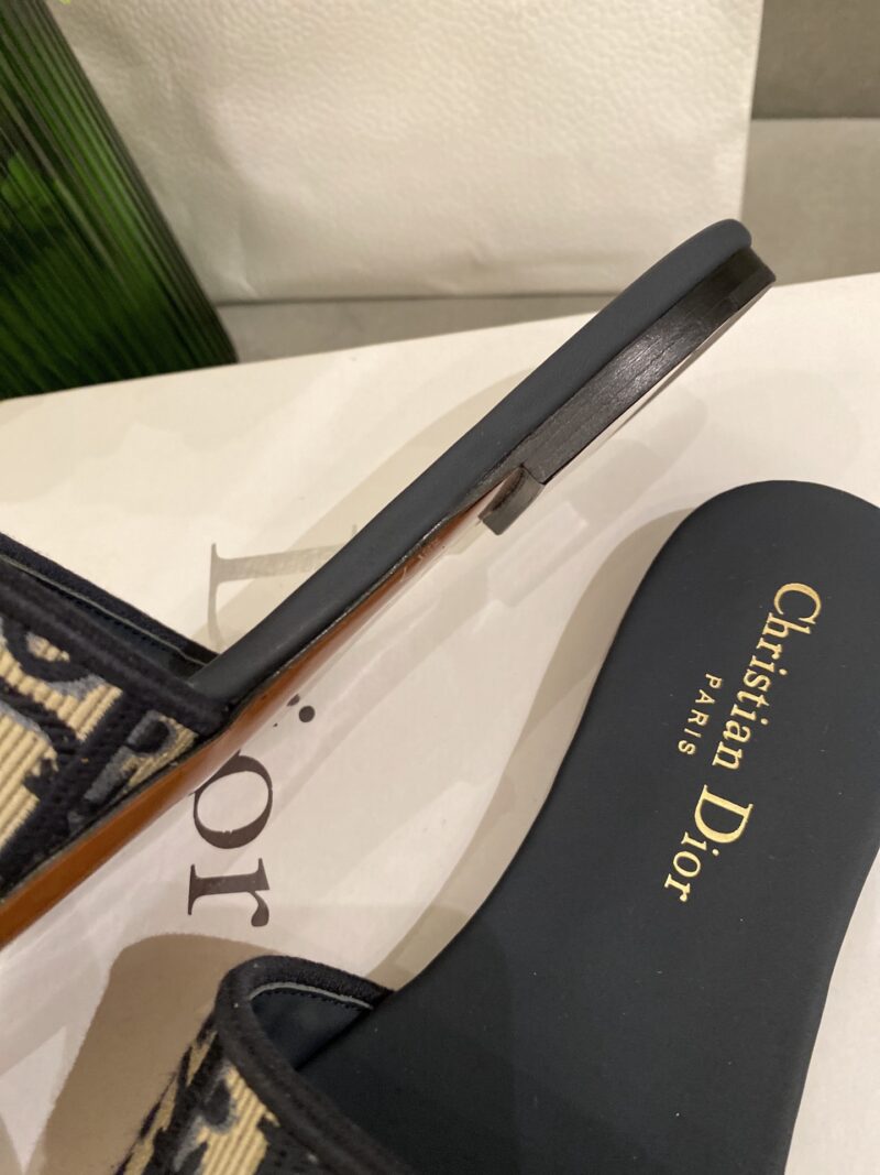 Diro Slides - Image 2